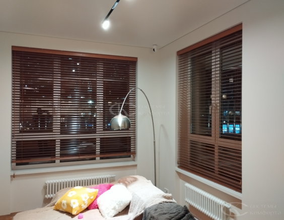 Горизонтальные жалюзи на пластиковые окна