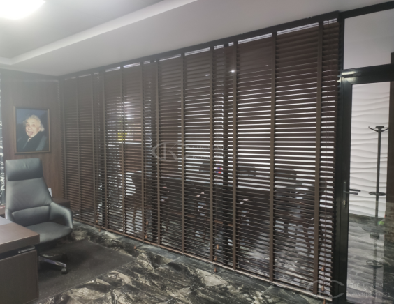 Горизонтальные жалюзи на пластиковые окна