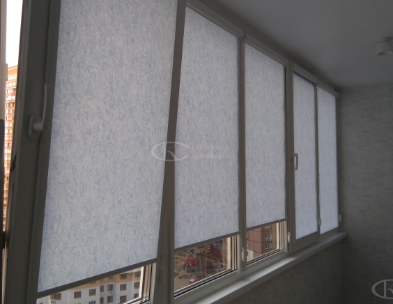 Жалюзи на балкон