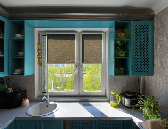 Рулонные шторы на кухню