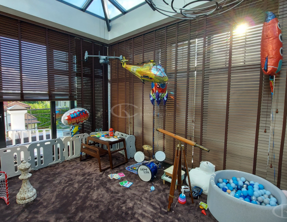 Горизонтальные жалюзи на пластиковые окна