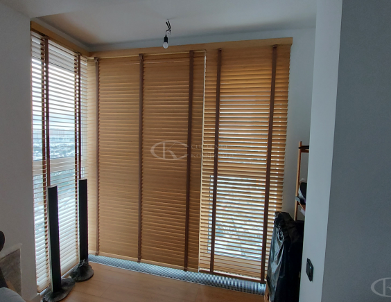 Горизонтальные жалюзи на пластиковые окна