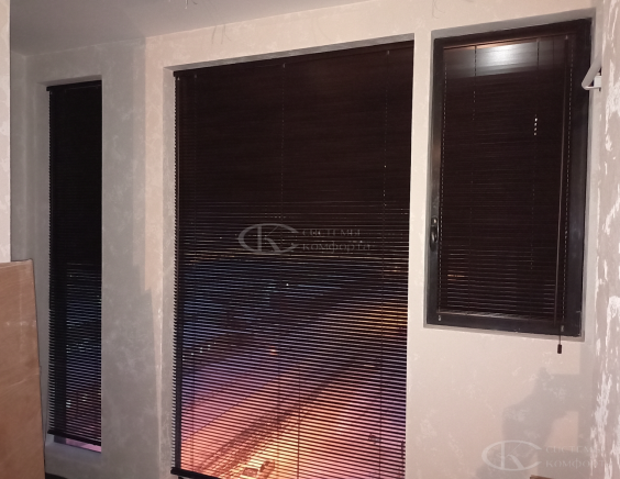 Горизонтальные жалюзи на пластиковые окна