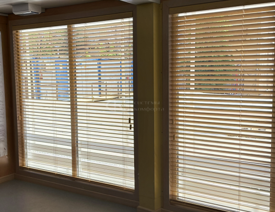 Горизонтальные жалюзи на пластиковые окна