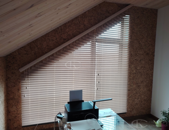 Горизонтальные жалюзи на пластиковые окна