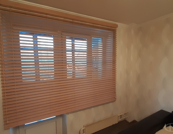 Горизонтальные жалюзи на пластиковые окна