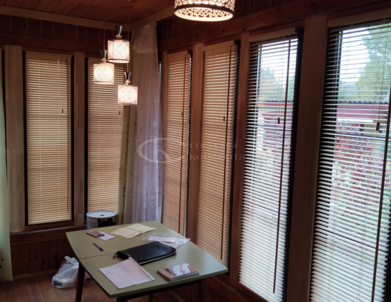 Горизонтальные жалюзи на пластиковые окна