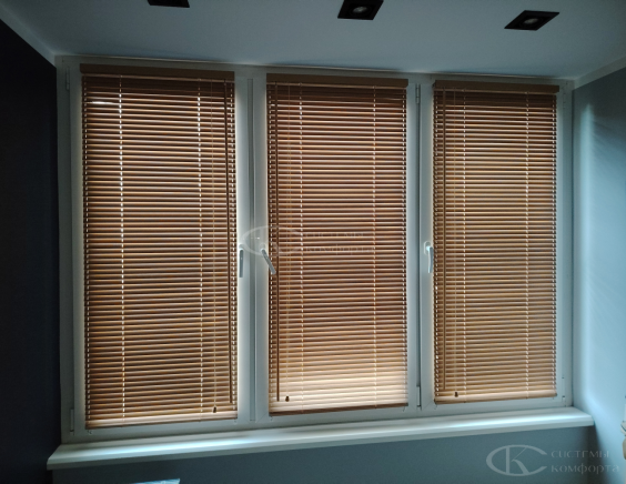 Горизонтальные жалюзи на пластиковые окна