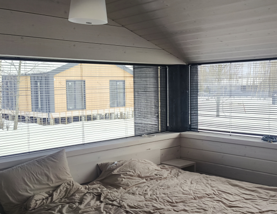 Горизонтальные жалюзи на пластиковые окна