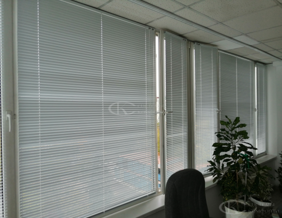 Горизонтальные жалюзи на пластиковые окна