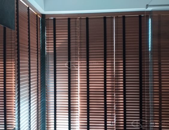 Горизонтальные жалюзи на пластиковые окна