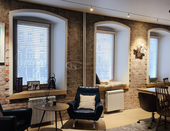 Горизонтальные жалюзи на пластиковые окна